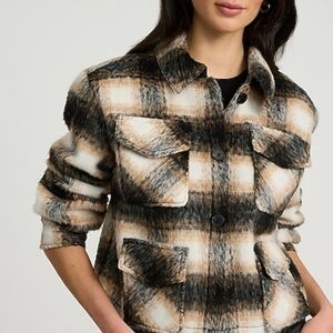 CHIC Express NWT Plaid Cropped Jacket/Shacket Size Medium